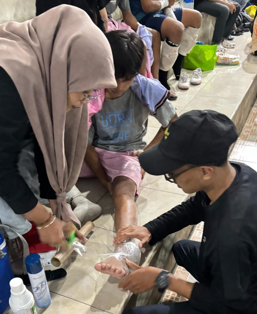 Kolaborasi Volunteer Mahasiswa S1 Fisioterapi ITSK Soepraoen dan Klinik Physiotime